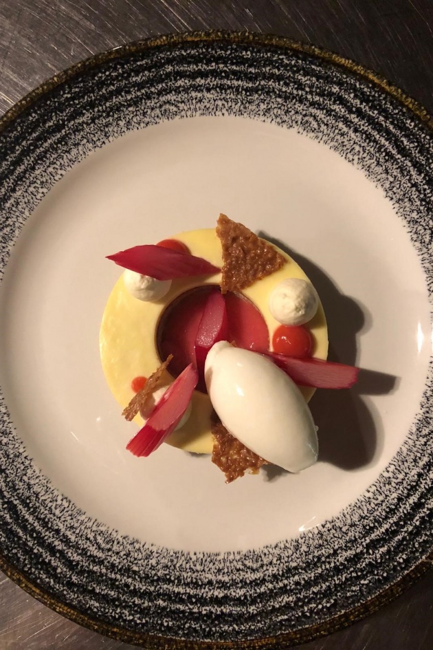 Rhubarb dessert